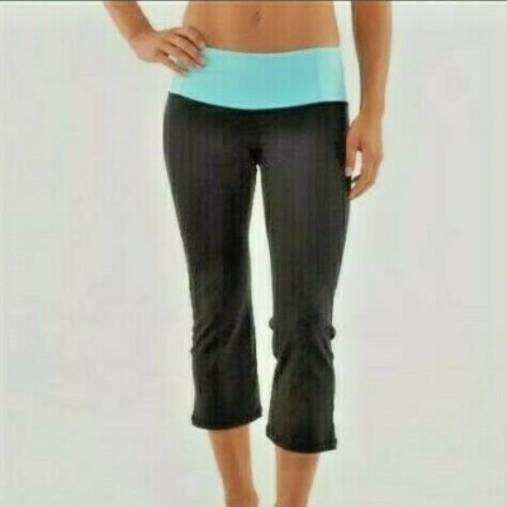 Brand New Lululemon 'Gather and Crow Crop' Leggings Black/ Blue Waistband Sz 10 - Picture 1 of 10